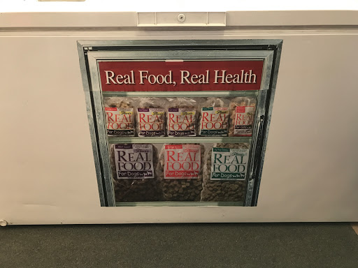 Pet Supply Store «Crunchies Natural Pet Foods», reviews and photos, 2421 Crofton Ln # 11, Crofton, MD 21114, USA
