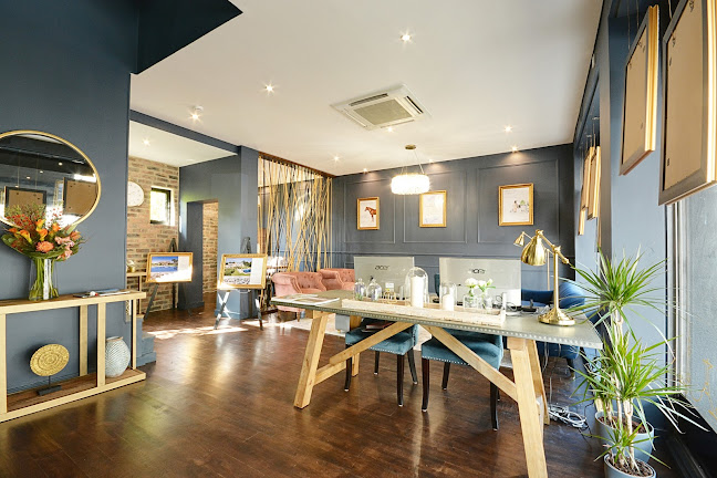 Reviews of Fine & Country Turnham Green Terrace in London - Real estate agency