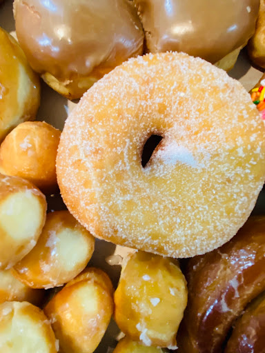 Donut Shop «Royal Donuts», reviews and photos, 22814 Victory Blvd, Woodland Hills, CA 91367, USA