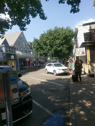 Clothing Store «Vineyard Vines», reviews and photos, 56 Narragansett Ave, Oak Bluffs, MA 02557, USA