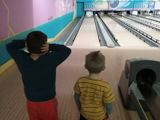 Bowling Alley «Classic Bowling Lanes», reviews and photos, 1421 N Willis Dr, Bloomington, IN 47404, USA