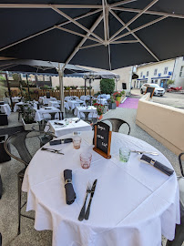 Atmosphère du Restaurant - Le Numéro 10 à Divonne-les-Bains - n°3