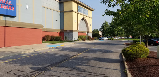 Movie Theater «Regal Cinemas Hamilton Commons 14», reviews and photos, 4215 E Black Horse Pike, Mays Landing, NJ 08330, USA