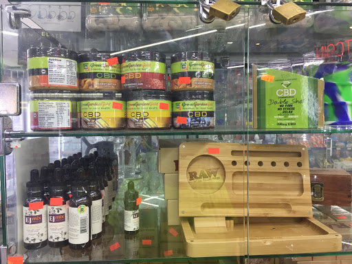 Tobacco Shop «Suwanee Smoke Shop», reviews and photos, 3033 Lawrenceville-Suwanee Rd, Suwanee, GA 30024, USA