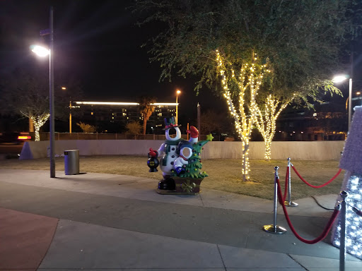 Shopping Mall «Fifth Avenue Shopping District», reviews and photos, 7083 E 5th Ave, Scottsdale, AZ 85251, USA