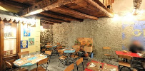 Atmosphère du Restaurant Dedans Dehors à Guillestre - n°11