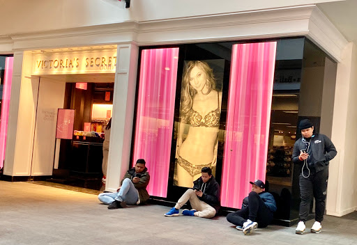 Shopping Mall «The Mills at Jersey Gardens», reviews and photos, 651 Kapkowski Rd, Elizabeth, NJ 07201, USA