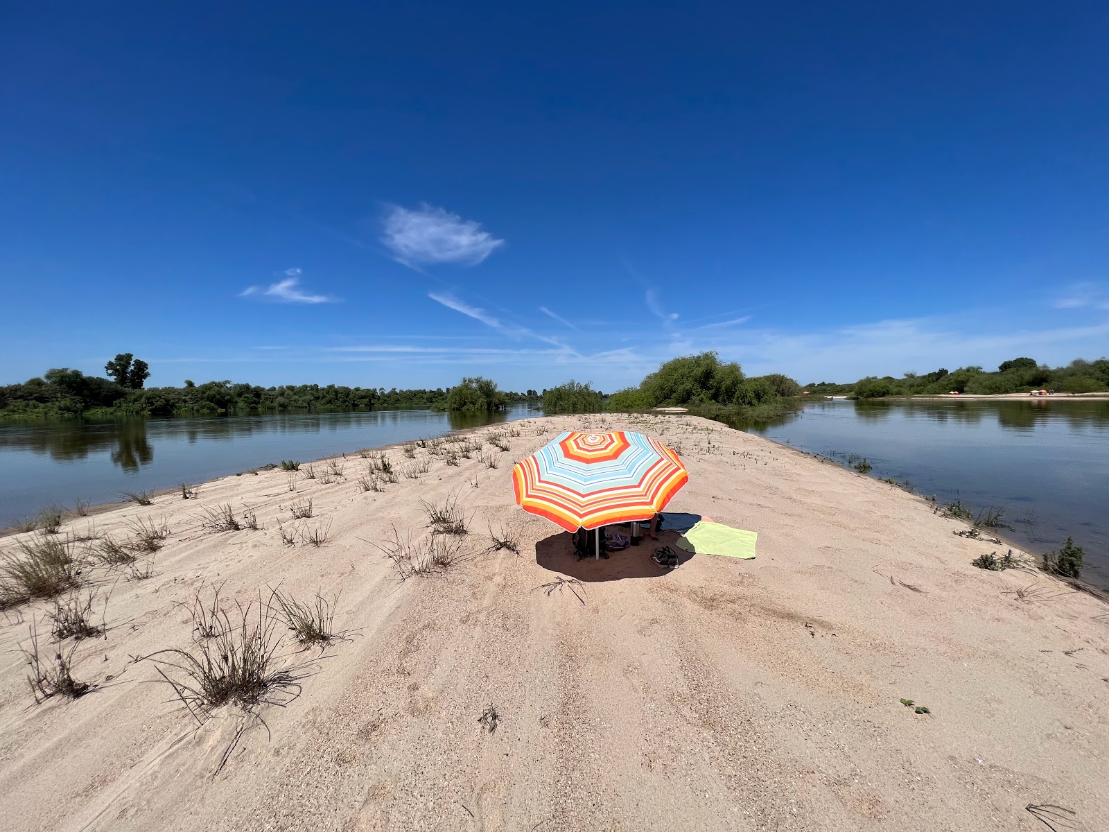 Praia fluvial do Patacao'in fotoğrafı - rahatlamayı sevenler arasında popüler bir yer