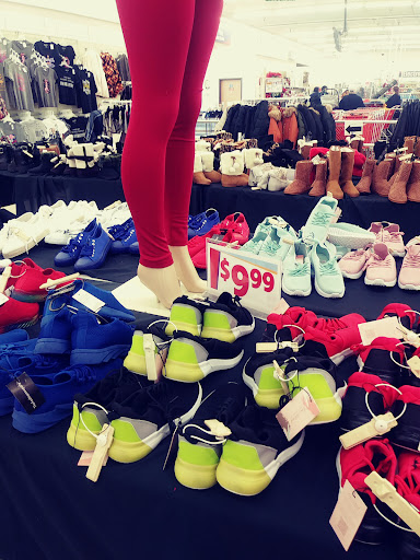 Discount Store «Roses», reviews and photos, 1536 Whipple Ave NW, Canton, OH 44708, USA