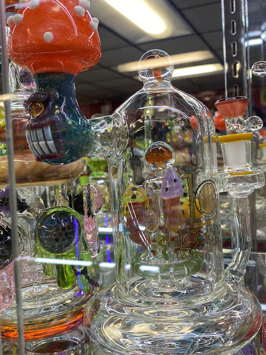 Tobacco Shop «J & J Tobacco», reviews and photos, 3273 Berlin Turnpike, Newington, CT 06111, USA