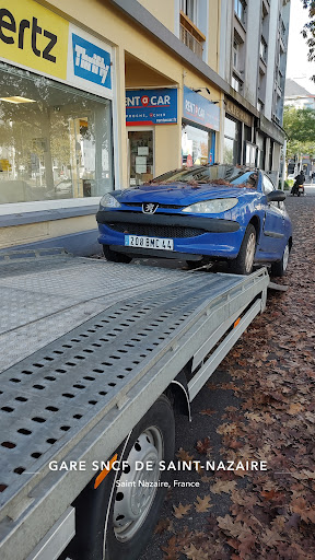 Photo 2 - L A auto