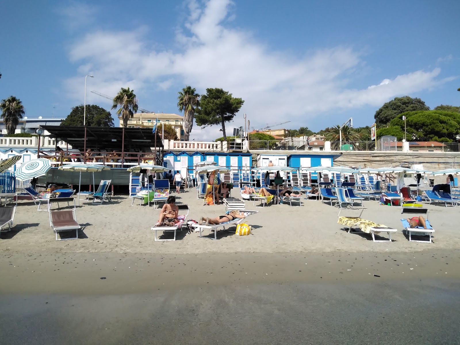Photo de Spiaggia Piani - recommandé pour les voyageurs en famille avec des enfants