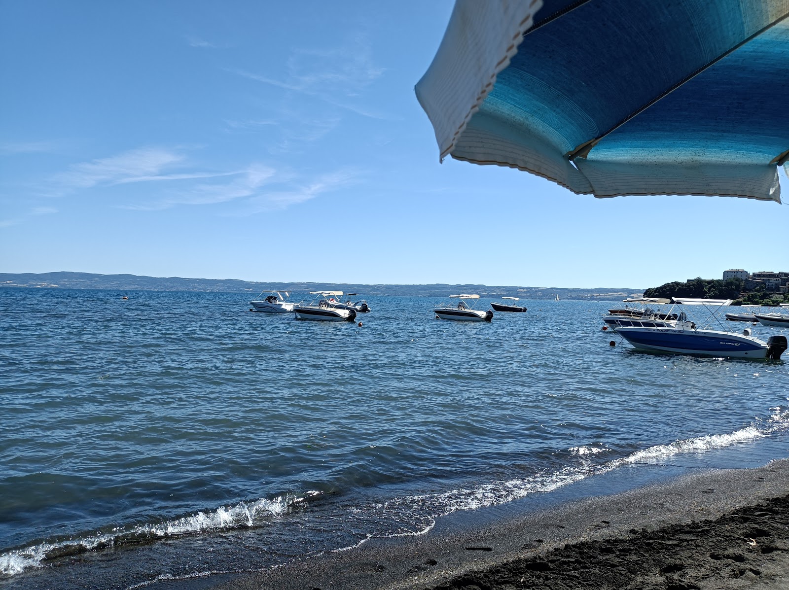 Foto di Bora Bora Beach Capodimonte con molto pulito livello di pulizia