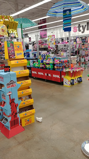 Variety Store «Five Below», reviews and photos, 15 U.S. 9, Manalapan Township, NJ 07726, USA