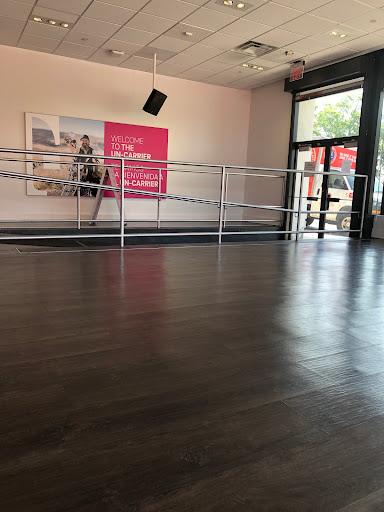 Cell Phone Store «T-Mobile», reviews and photos, 25 E Sunrise Hwy, Freeport, NY 11520, USA