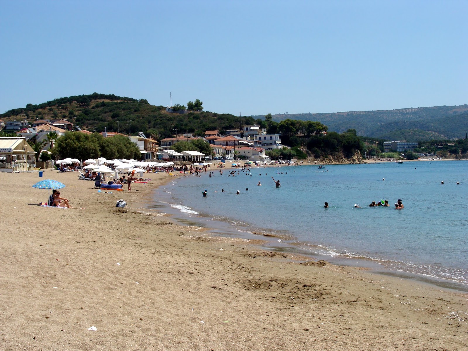 Paralia Finikounta'in fotoğrafı - Çocuklu aile gezginleri için önerilir