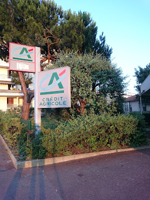 Distributeur - Crédit Agricole à Antibes