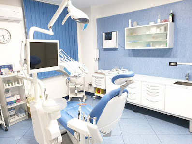 Studio Medico Dentista Dott. Salvatore Massaro Via Mercadante, 10, 80023 Caivano NA, Italia