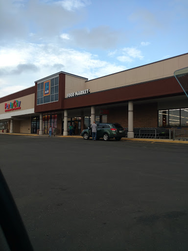 Supermarket «ALDI», reviews and photos, 1248 S Broad St, Wallingford, CT 06492, USA