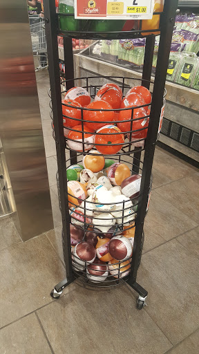 Shopping Mall «Golden Acres Shopping Center», reviews and photos, Oak Tree, South Plainfield, NJ 07080, USA