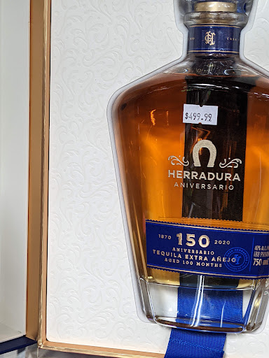 Liquor Store «Tip Top Liquor Warehouse», reviews and photos, 90 Dry Creek Rd, Healdsburg, CA 95448, USA