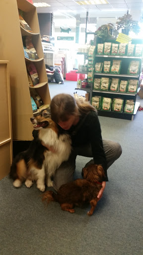 Pet Supply Store «Superior Pet Foods», reviews and photos, 19527 7th Ave NE, Poulsbo, WA 98370, USA