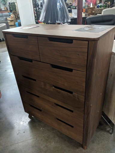 Furniture Store «Costless Warehouse Furniture», reviews and photos, 7859 S 180th St, Kent, WA 98032, USA