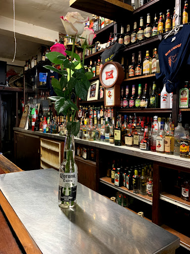 Liquor Store «Rite Liquors», reviews and photos, 1649 W Division St, Chicago, IL 60622, USA