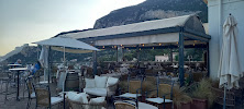 Atmosphère du Restaurant méditerranéen La Grotte & l'Olivier à Roquebrune-Cap-Martin - n°13