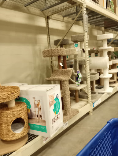 Pet Supply Store «PetSmart», reviews and photos, 5650 Mercury Dr, Dearborn, MI 48126, USA