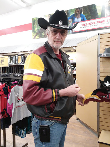 Home Improvement Store «Tractor Supply Co.», reviews and photos, 1551 4th St, Graham, TX 76450, USA