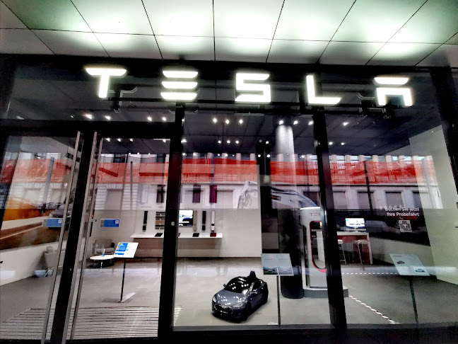 Tesla Store Basel St. Alban - Autohändler