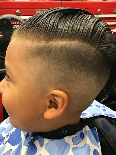 Barber Shop «J & R Barber Shop», reviews and photos, 8444 Laurel Canyon Blvd, Sun Valley, CA 91352, USA