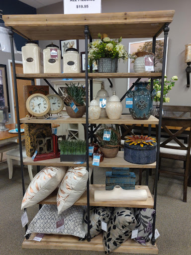 Furniture Store «Raymour & Flanigan Furniture and Mattress Store», reviews and photos, 1360 S Washington St, North Attleborough, MA 02760, USA