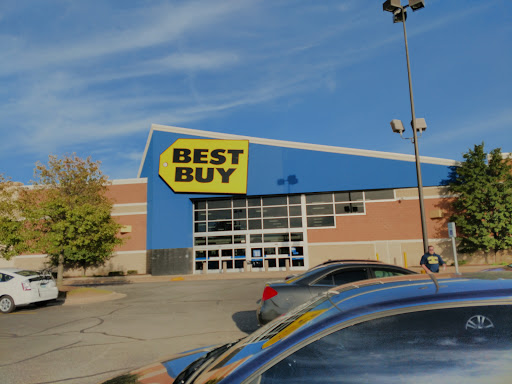 Electronics Store «Best Buy», reviews and photos, 3549 W Shore Dr, Holland, MI 49424, USA