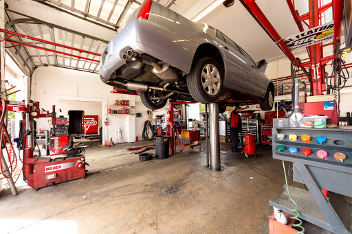 Auto Repair Shop «Memorial Conoco Car Care», reviews and photos, 13202 Memorial Dr, Houston, TX 77079, USA