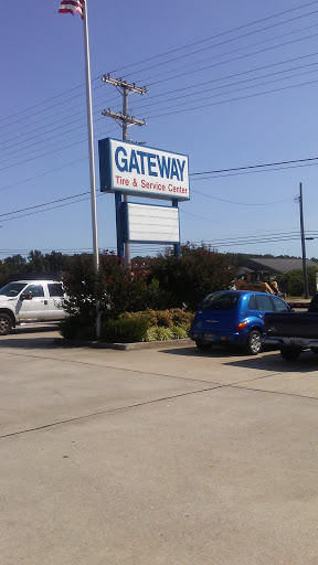 Tire Shop «Gateway Tire & Service Center», reviews and photos, 2365 Smithville Hwy, McMinnville, TN 37110, USA