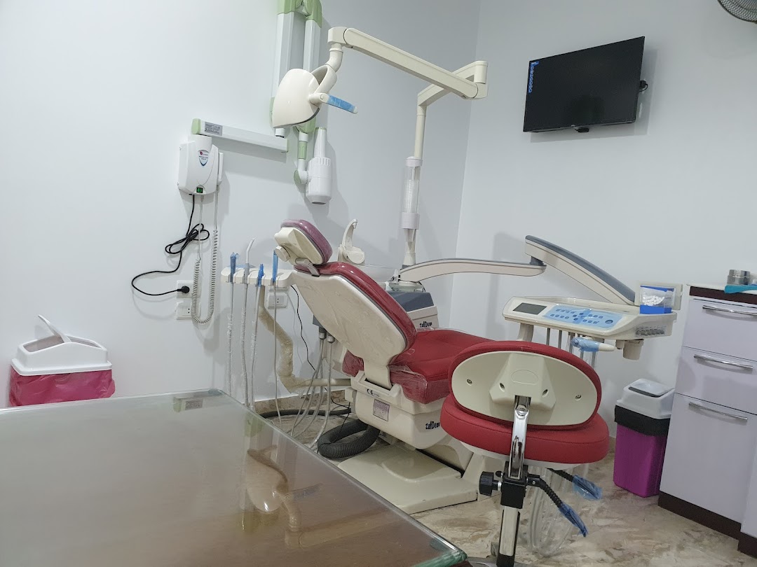 مركز الدكتور عمرو مجدي الرفاعي لطب وجراحة الفم والاسنان