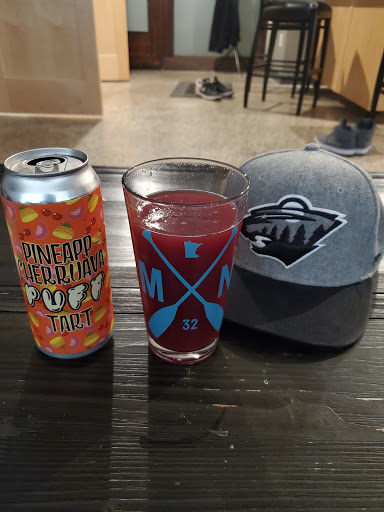 Liquor Store «Liquor Barrel 7th Street», reviews and photos, 665 7th St W, St Paul, MN 55102, USA