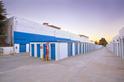 Self-Storage Facility «US Storage Centers», reviews and photos, 4454 Lowell Ave, La Crescenta, CA 91214, USA