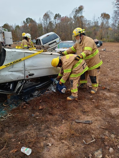 Auto Parts Market «Qualls Auto Salvage», reviews and photos, 190 Trent Rd, Lafayette, TN 37083, USA
