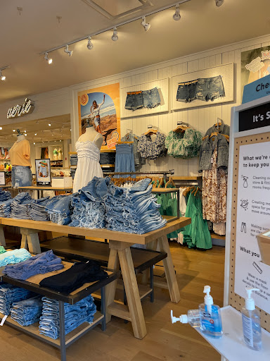 Clothing Store «AEO & Aerie Store», reviews and photos, 2615 Medical Center Pkwy #1370, Murfreesboro, TN 37129, USA