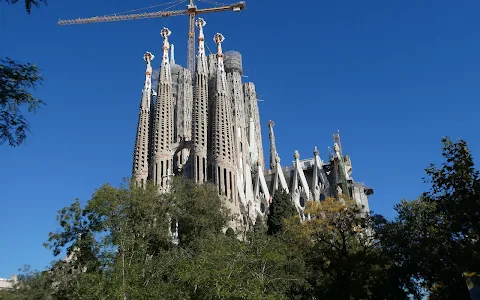 Plaça de la Sagrada Família image