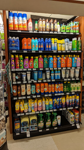 Grocery Store «D & W Fresh Market», reviews and photos, 2103 Parkview Ave, Kalamazoo, MI 49008, USA