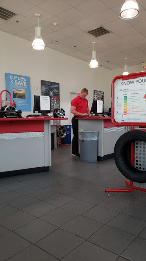 Tire Shop «Discount Tire Store - New Braunfels, TX», reviews and photos, 1312 Interstate 35 Frontage Rd, New Braunfels, TX 78130, USA