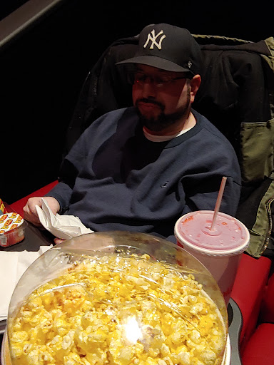 Movie Theater «Bow Tie Cinemas Marquis 16 & BTX Theater», reviews and photos, 100 Quarry Rd, Trumbull, CT 06611, USA