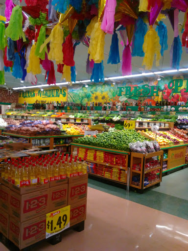 Supermarket «Vallarta Supermarkets», reviews and photos, 600 Bear Mountain Blvd, Arvin, CA 93203, USA