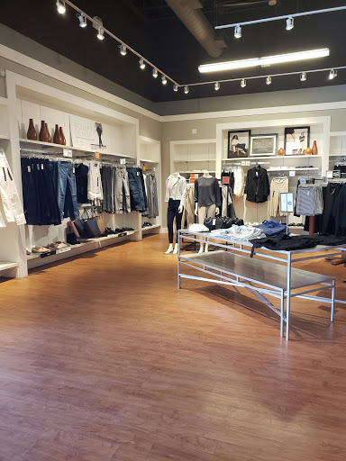 Clothing Store «Banana Republic», reviews and photos, 6699 N Landmark Dr, Park City, UT 84098, USA