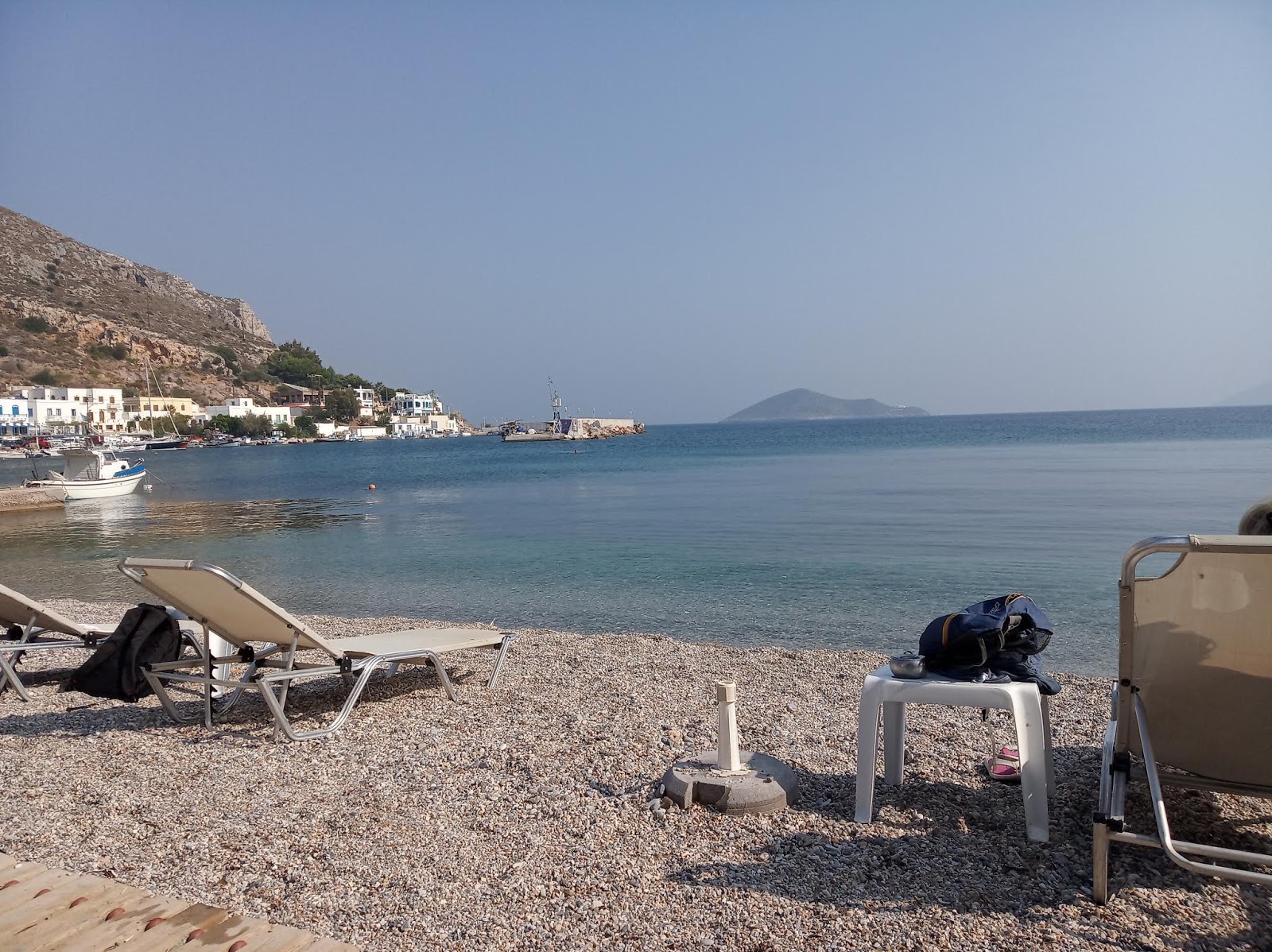 Foto av Zorbas Taverna beach med hög nivå av renlighet