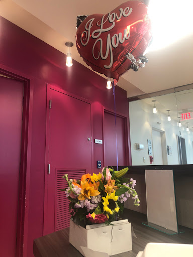 Axelrod Flowers, 4429 Whitaker Ave, Philadelphia, PA 19120, USA, 